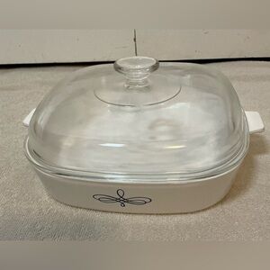 CORNING WARE Black TREFOIL CASSEROLE DISH w/ domed PYREX LID 10”